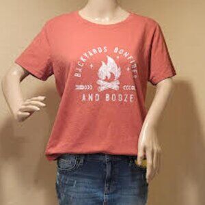 NWT Maurices medium curved bottom short sleeve graphic tee